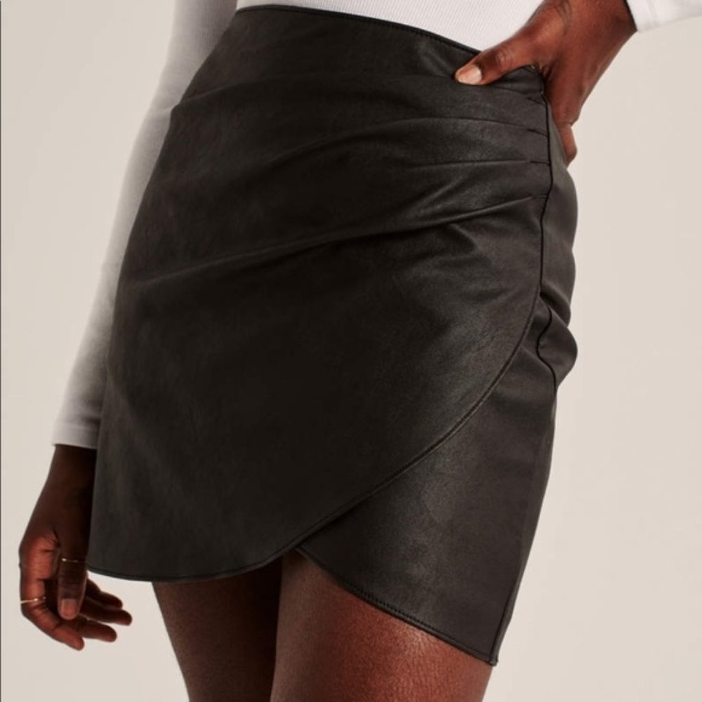 Abercrombie & Fitch Vegan Leather Ruched Mini Skirt